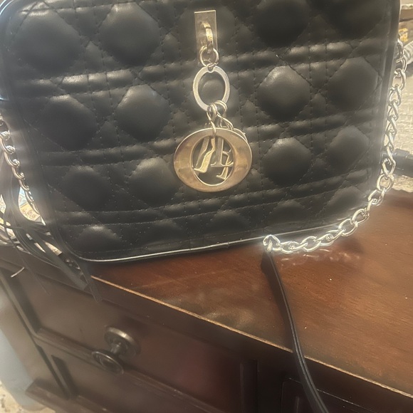 Black Quilted Chain cross Bag - Picture 2 of 5